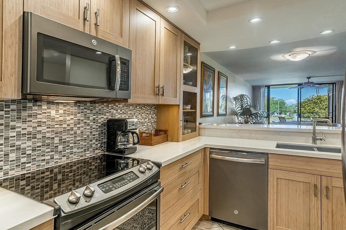 Home in Kihei · ★5.0 · 2 bedrooms · 2 beds · 2 baths - Photo 2