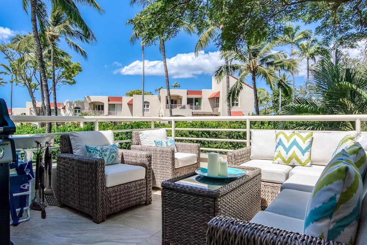 Condo in Kihei · ★4.94 · 2 bedrooms · 3 beds · 2 baths - Photo 2