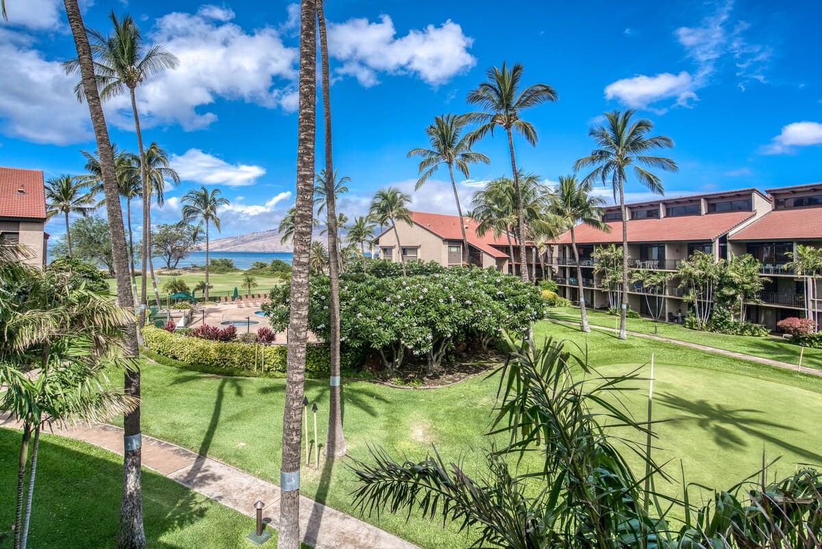 Condo in Kihei · ★4.86 · 2 bedrooms · 4 beds · 2 shared baths - Photo 2