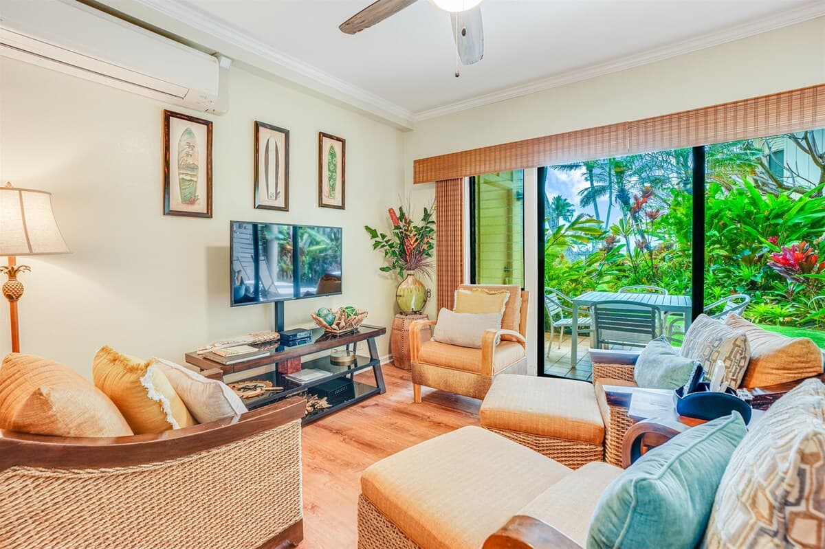 Condo in Kapaa · ★4.8 · 1 bedroom · 2 beds · 1.5 baths - Photo 3