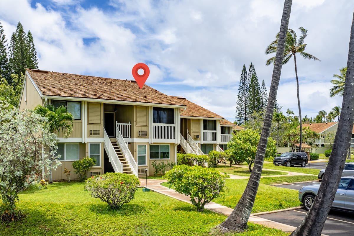 Home in Kahuku · ★4.71 · 2 bedrooms · 2 beds · 2 private baths - Photo 5