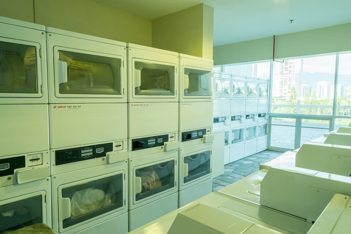Condo in Honolulu · ★4.25 · 1 bedroom · 2 beds · 1 shared bath - Photo 4