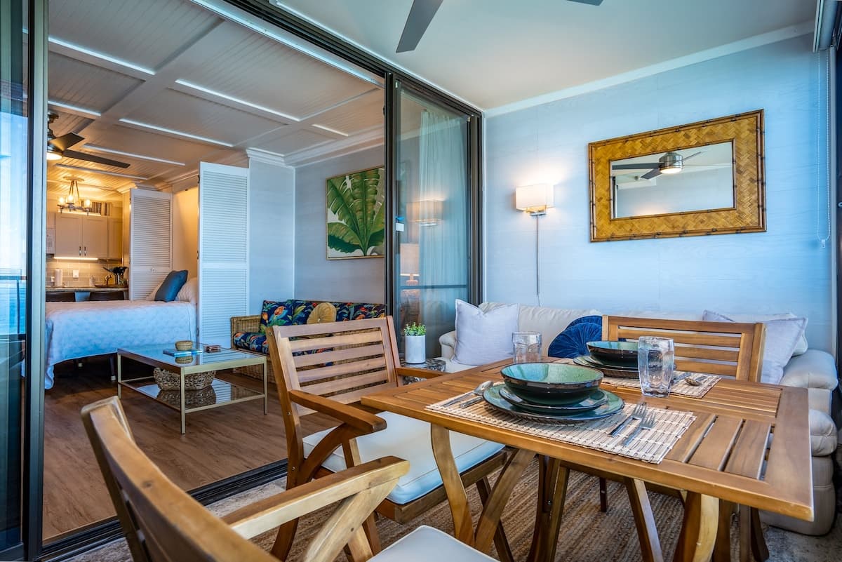 Condo in Lahaina · ★4.58 · Studio · 2 beds · 1 shared bath - Photo 4