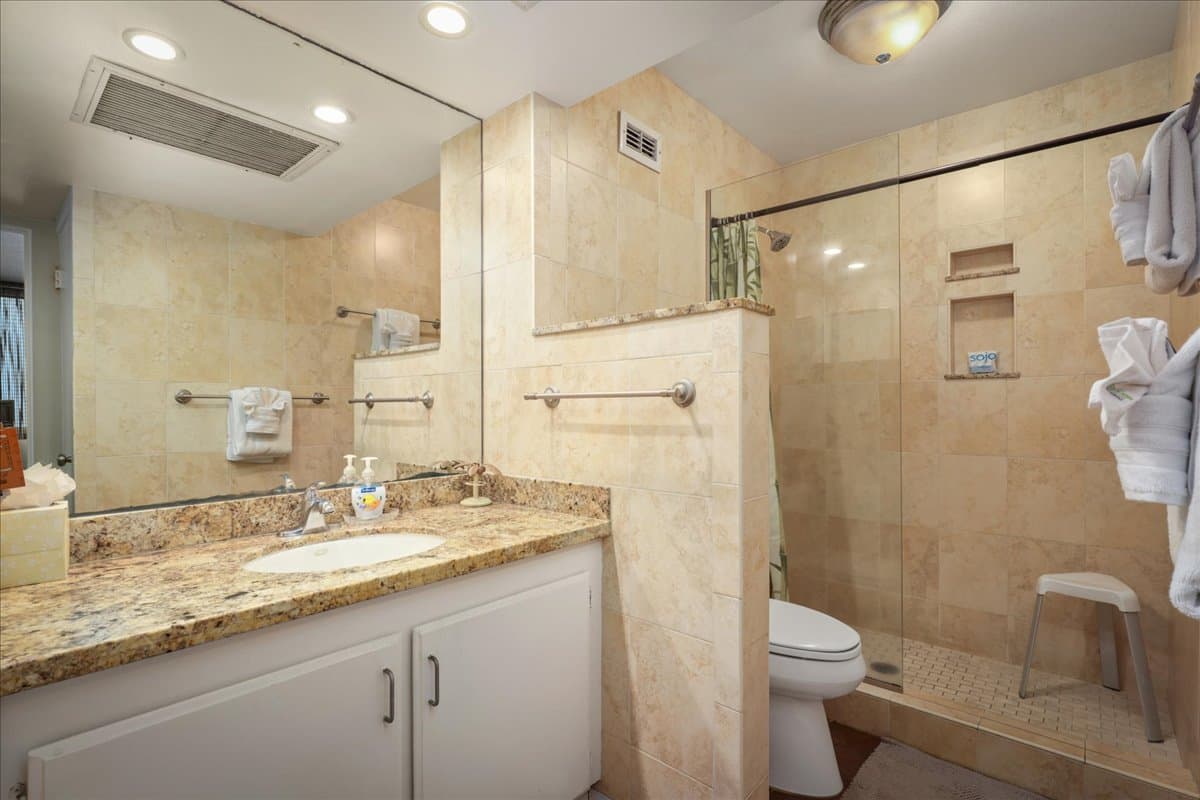 Condo in Kailua-Kona · ★5.0 · 1 bedroom · 1 bed · 1 bath - Photo 5