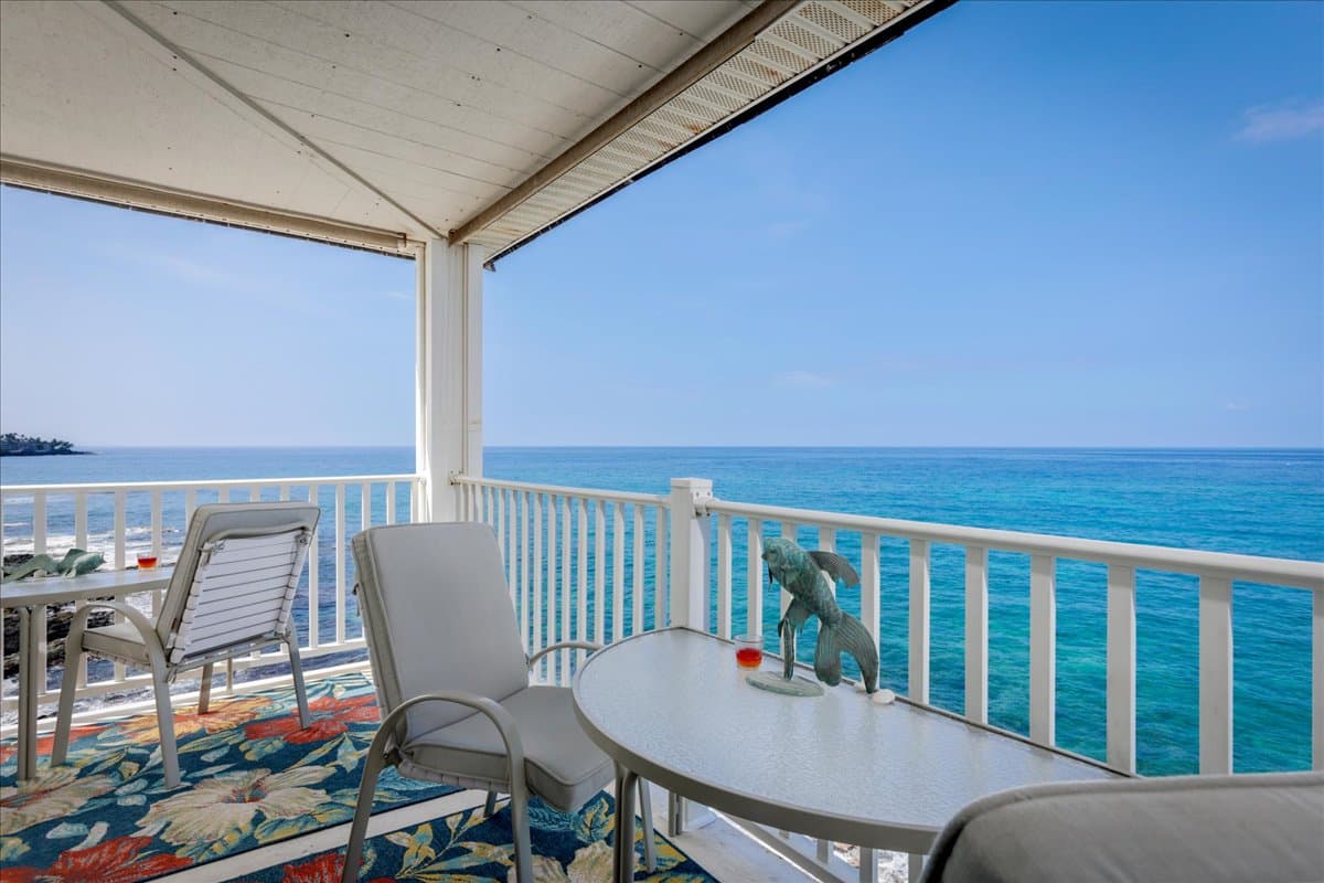 Condo in Kailua-Kona · ★4.5 · 1 bedroom · 1 bed · 1 bath - Photo 2