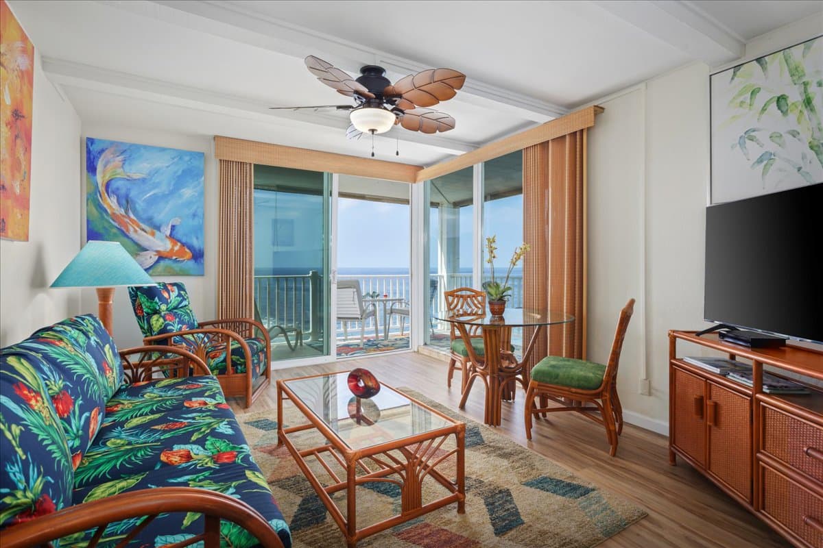 Condo in Kailua-Kona · ★4.5 · 1 bedroom · 1 bed · 1 bath - Photo 1