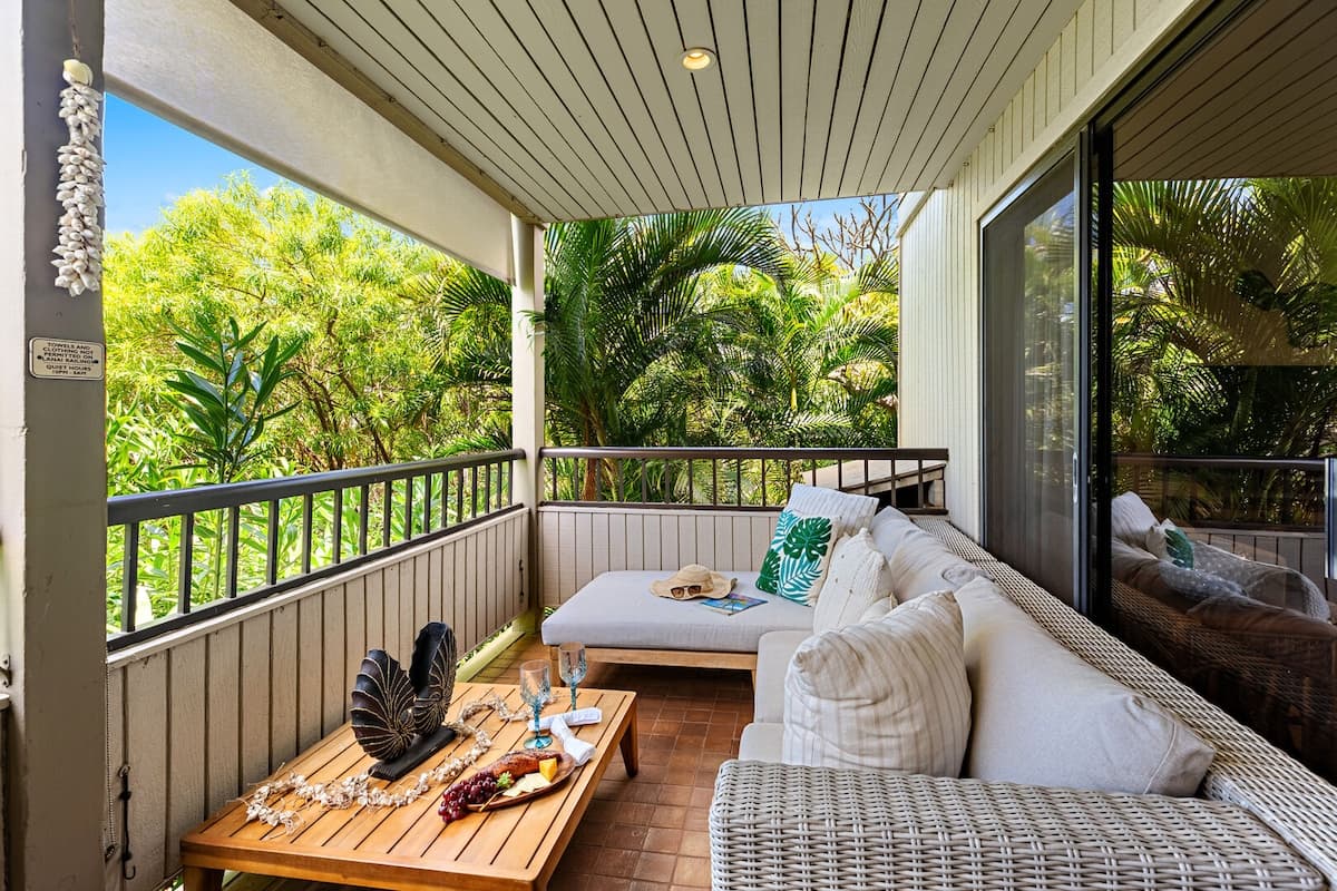 Condo in Kihei · ★4.95 · 1 bedroom · 2 beds · 2 private baths - Photo 5