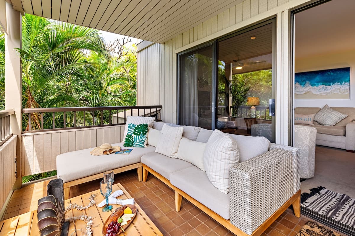 Condo in Kihei · ★4.95 · 1 bedroom · 2 beds · 2 private baths - Photo 4