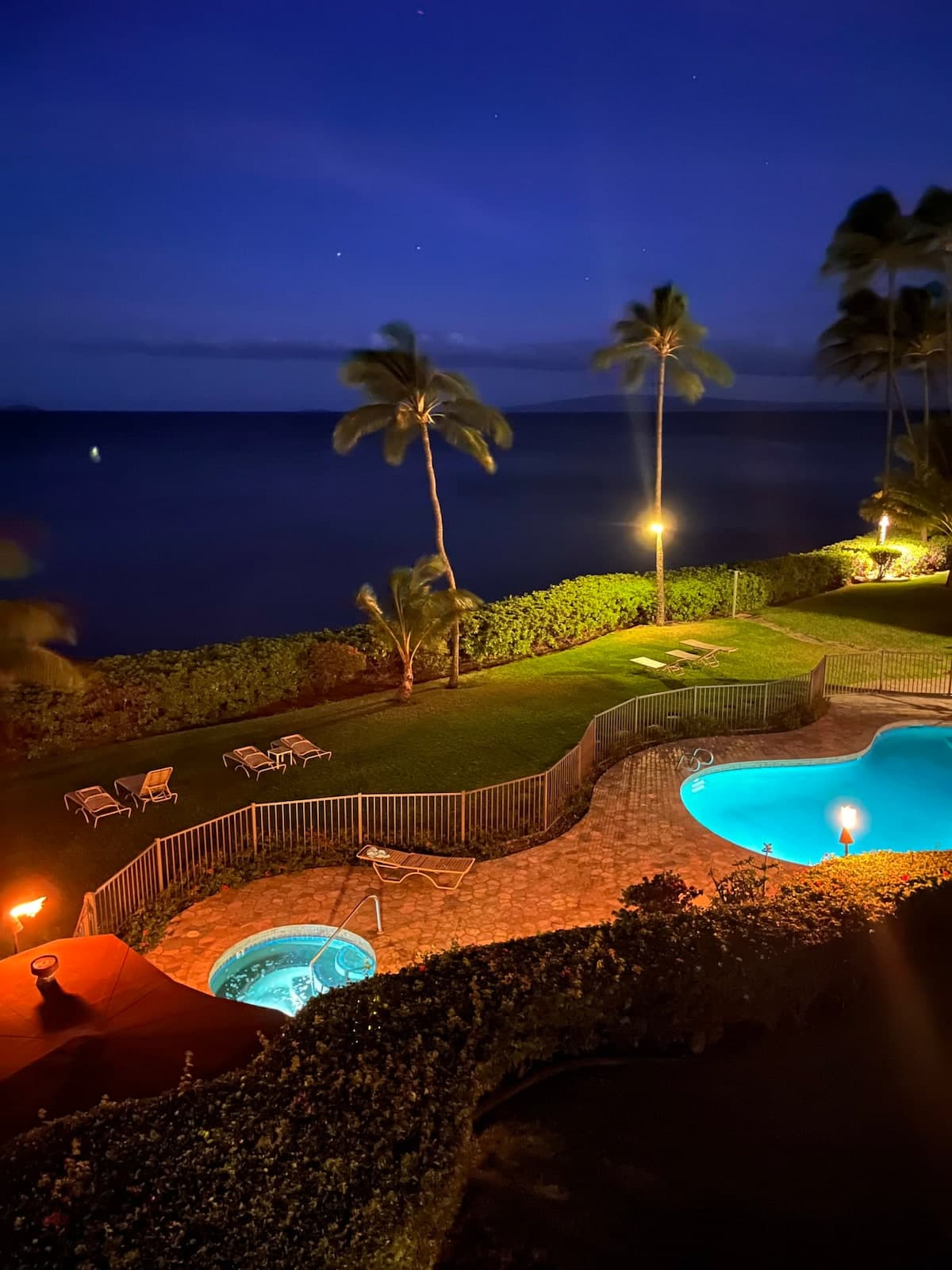 Condo in Wailuku · ★4.92 · 1 bedroom · 2 beds · 1 private bath - Photo 5