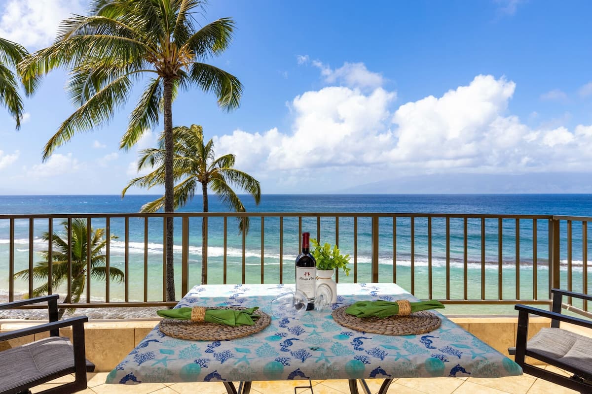 Condo in Lahaina · ★4.61 · 2 bedrooms · 3 beds · 2 private baths - Photo 1