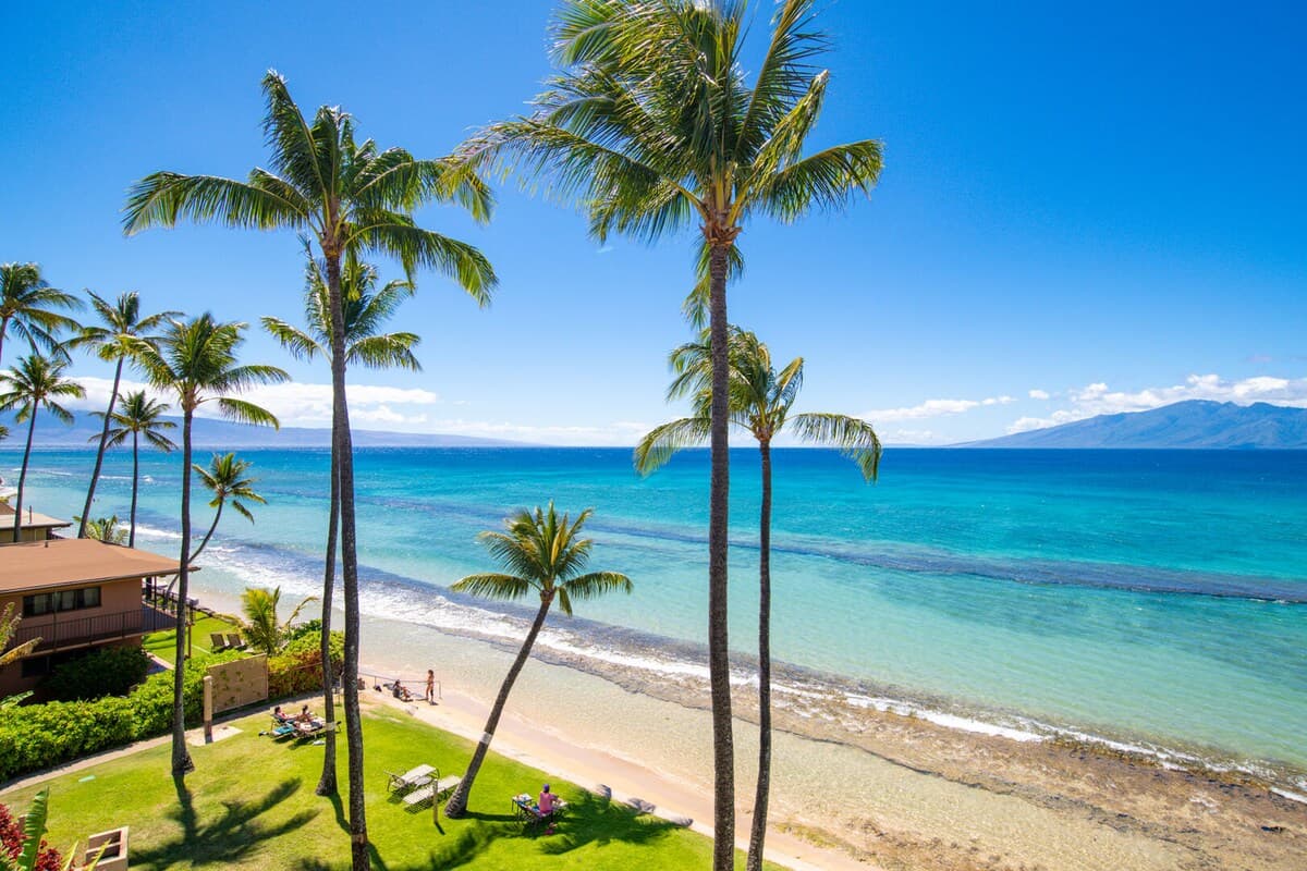 Condo in Lahaina · ★4.61 · 2 bedrooms · 3 beds · 2 private baths - Photo 5
