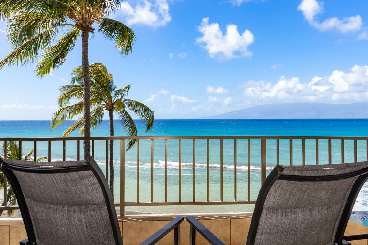 Condo in Lahaina · ★4.61 · 2 bedrooms · 3 beds · 2 private baths - Photo 3