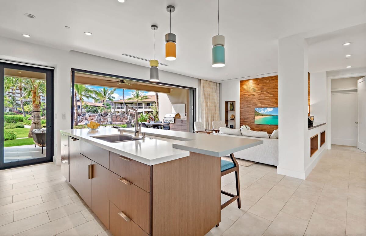 Condo in Lahaina · ★4.67 · 3 bedrooms · 4 beds · 3 baths - Photo 3