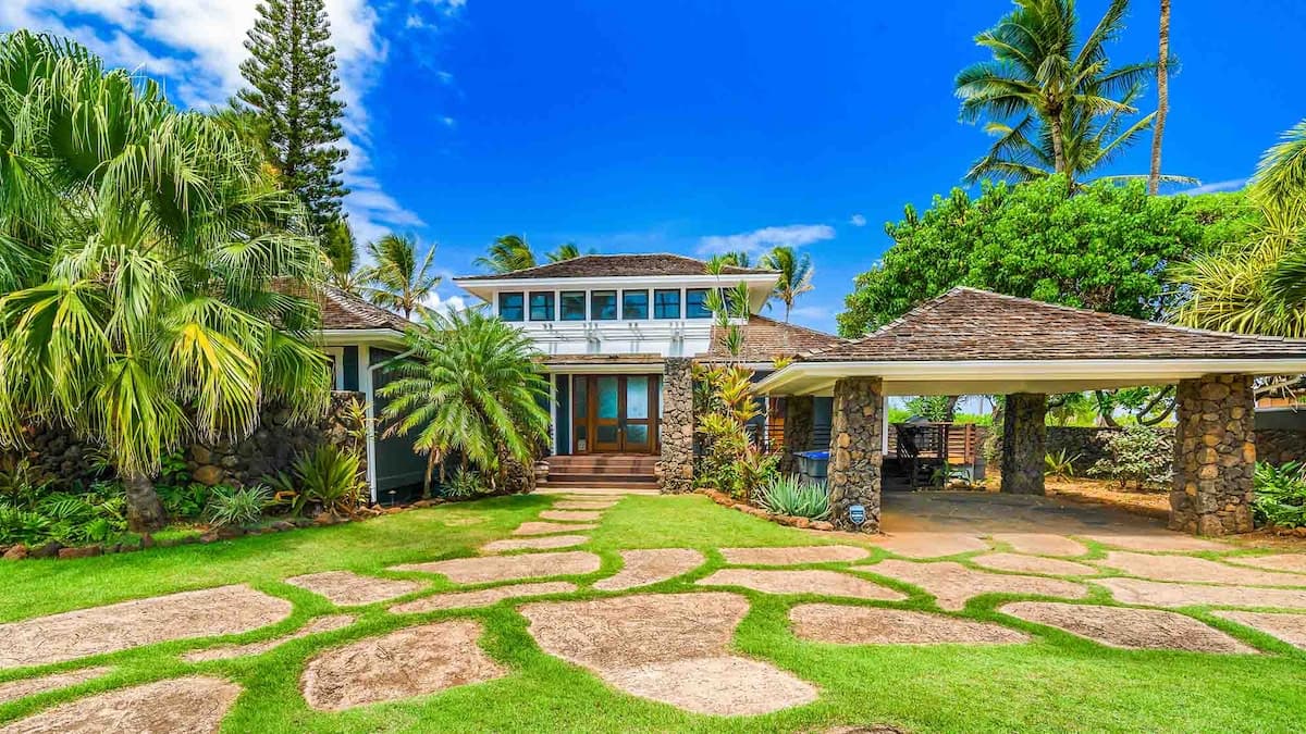 Home in Anahola · ★4.91 · 4 bedrooms · 6 beds · 4 baths - Photo 2
