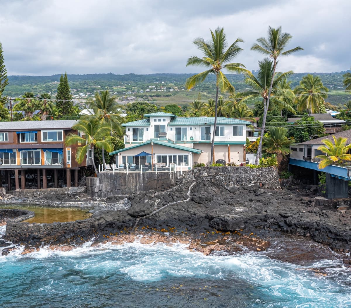 Home in Kailua-Kona · ★5.0 · 4 bedrooms · 5 beds · 3 baths - Photo 2