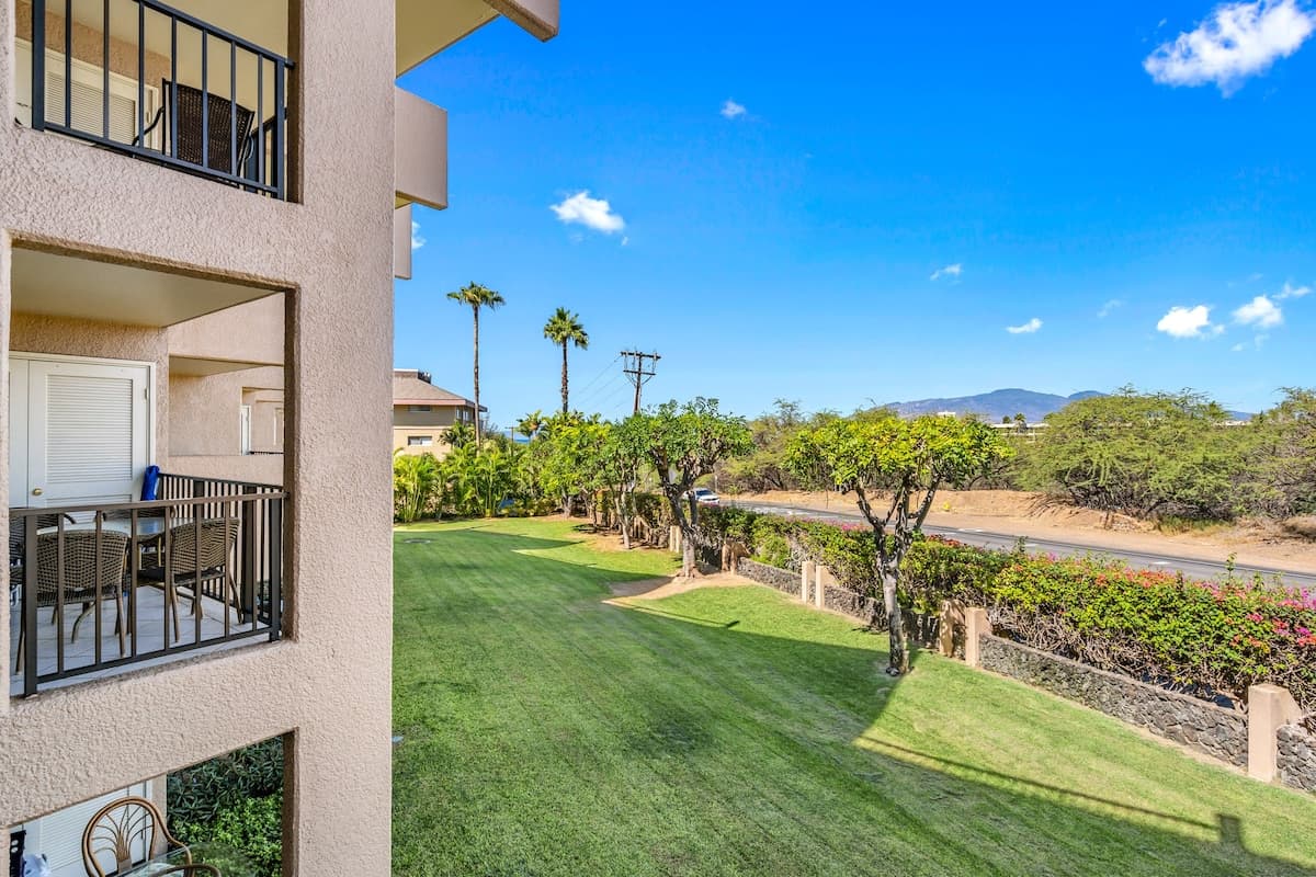 Condo in Kihei · ★4.61 · 1 bedroom · 2 beds · 2 shared baths - Photo 2