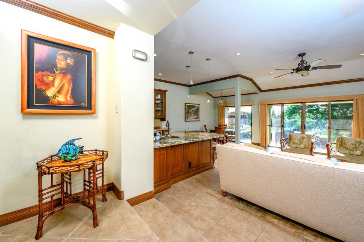 Condo in Lahaina · ★5.0 · 2 bedrooms · 2 beds · 2 baths - Photo 3