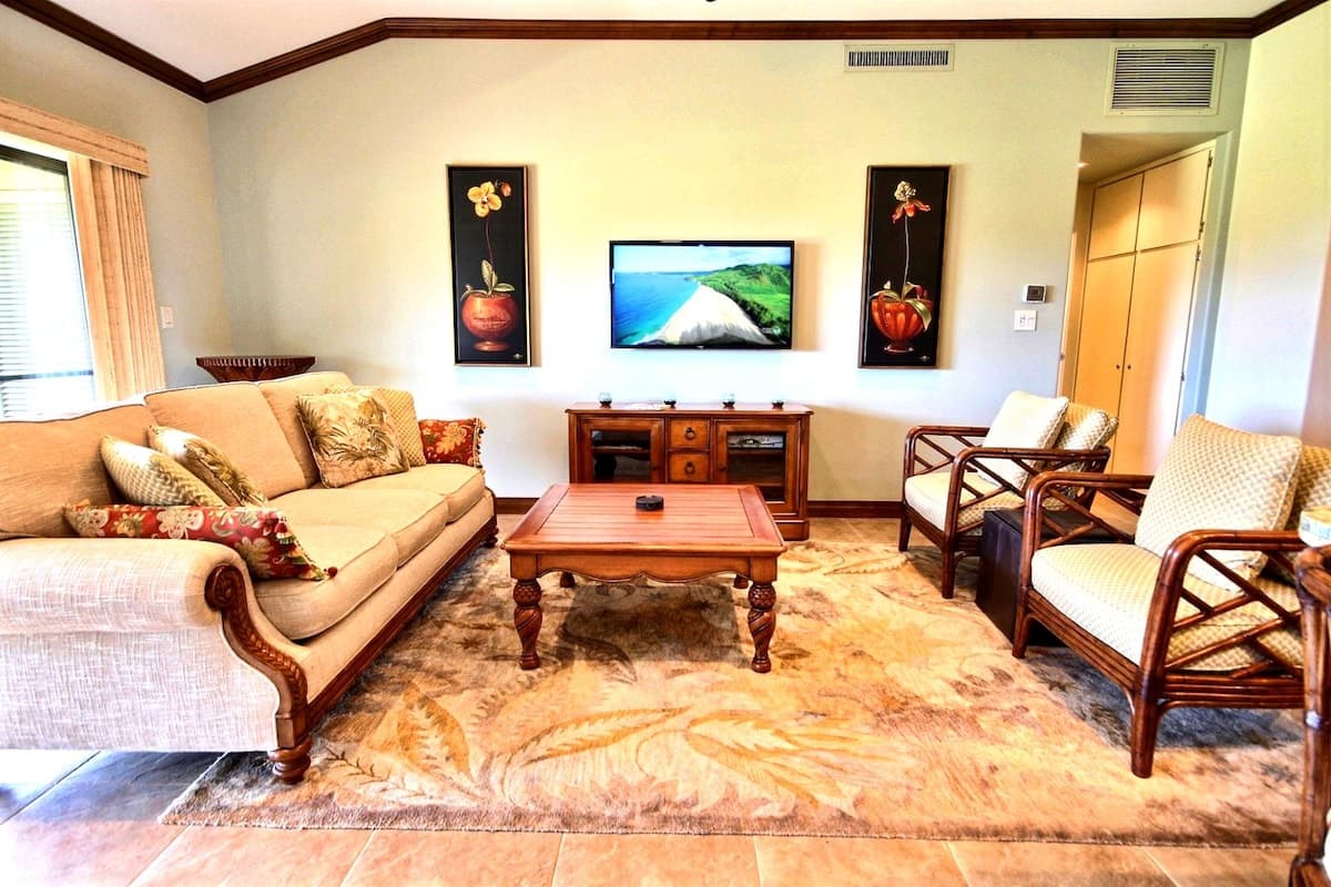 Condo in Lahaina · ★5.0 · 2 bedrooms · 2 beds · 2 baths - Photo 5