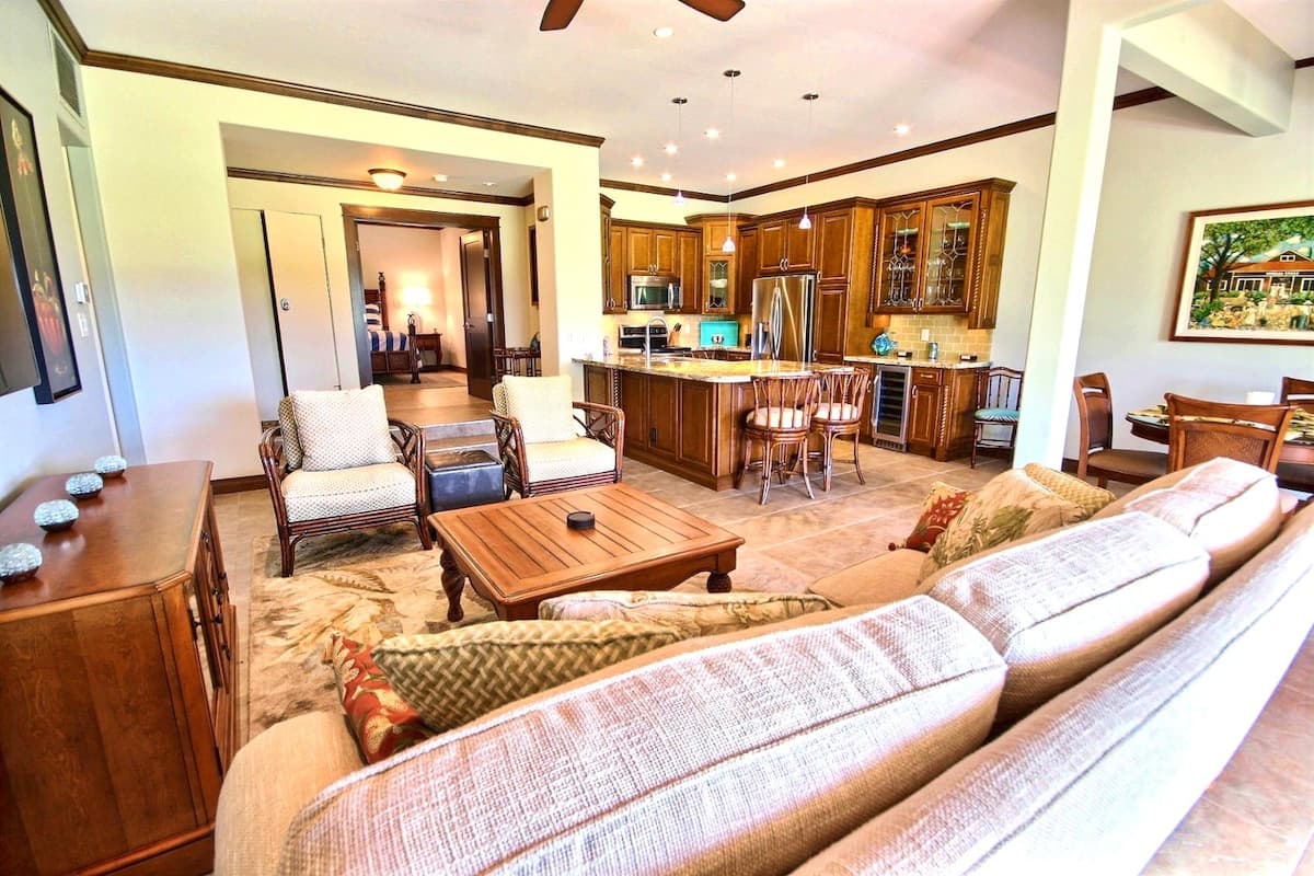 Condo in Lahaina · ★5.0 · 2 bedrooms · 2 beds · 2 baths - Photo 2