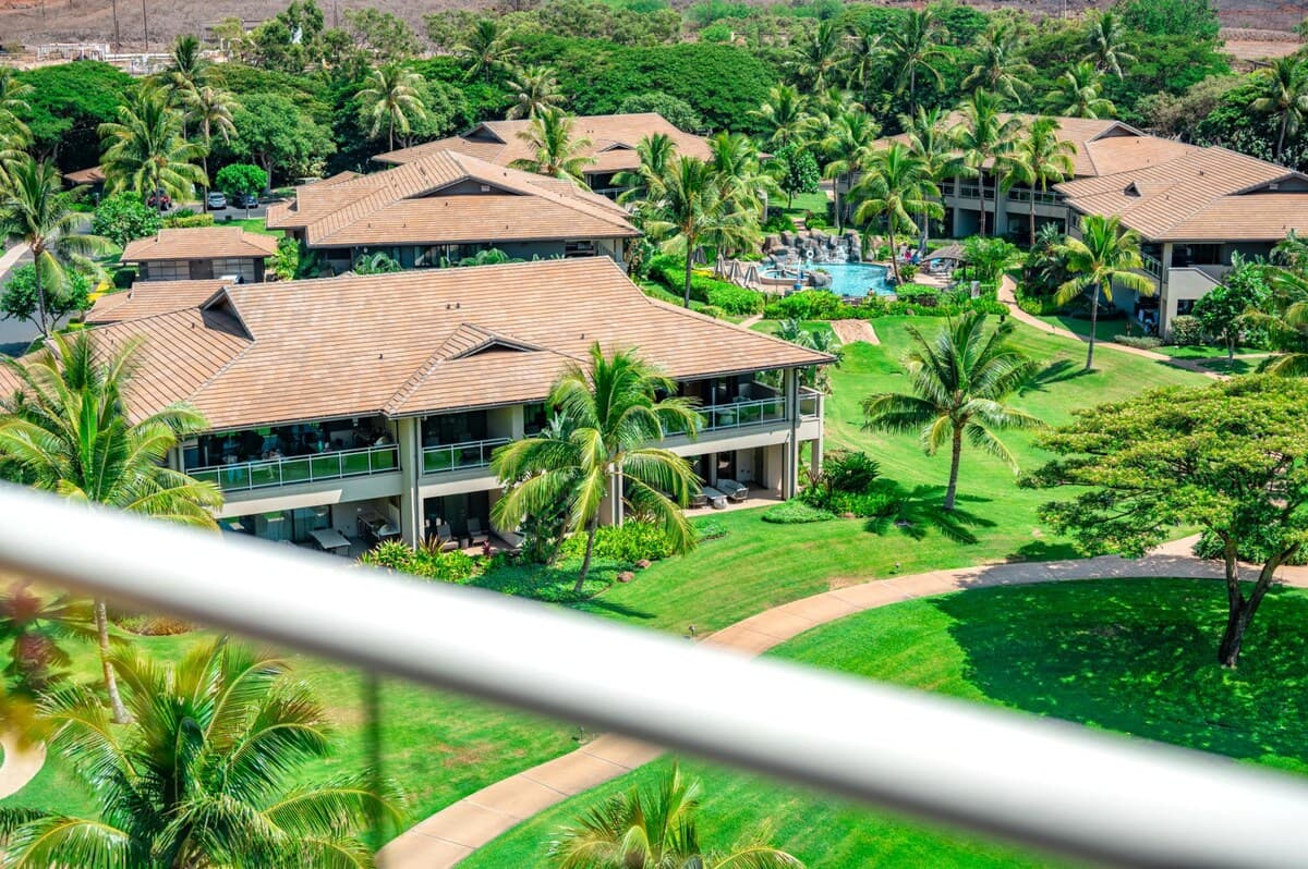 Condo in Lahaina · ★5.0 · 2 bedrooms · 3 beds · 2 baths - Photo 4