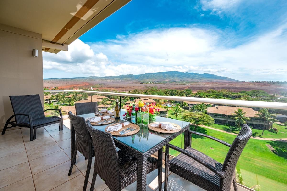 Condo in Lahaina · ★5.0 · 2 bedrooms · 3 beds · 2 baths - Photo 1