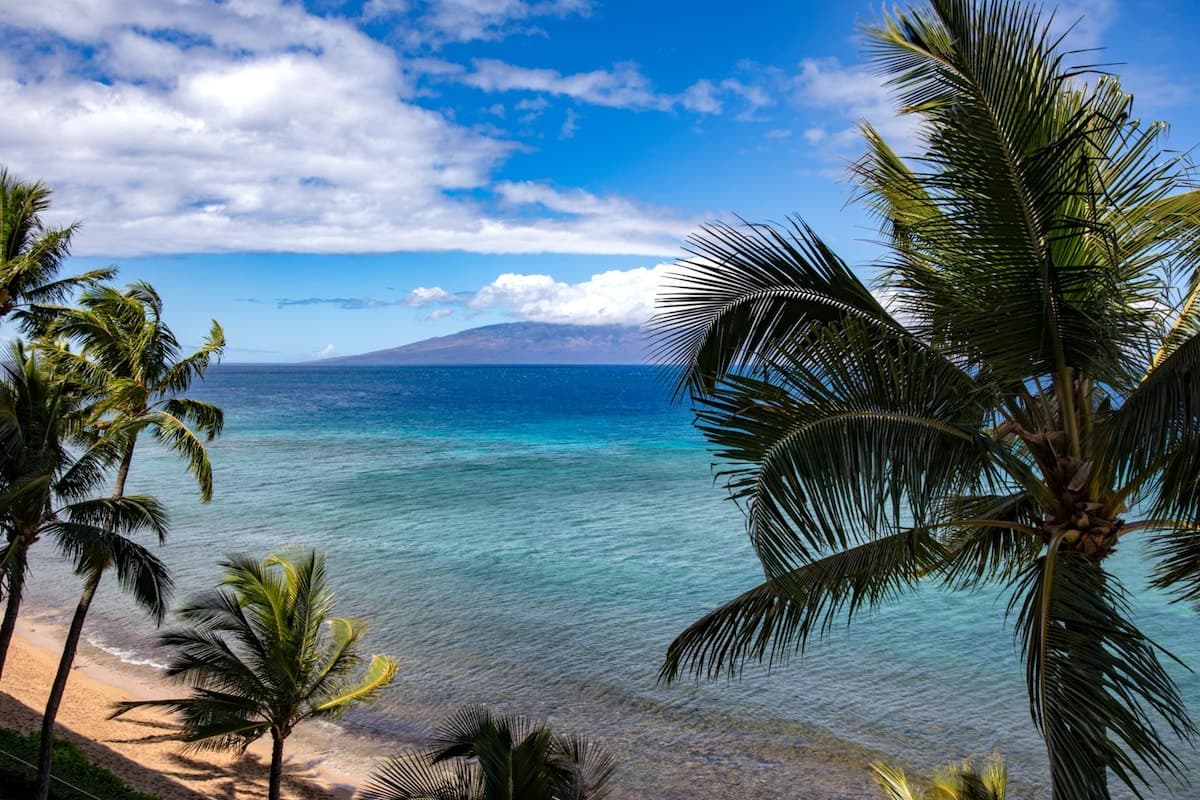 Condo in Lahaina · ★4.86 · 2 bedrooms · 3 beds · 2 baths - Photo 1