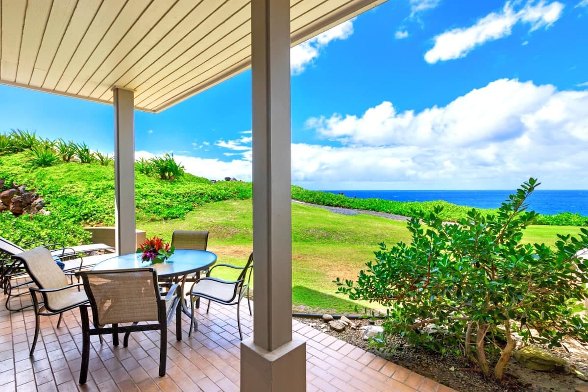 Condo in Lahaina · ★4.75 · 1 bedroom · 2 beds · 1 bath - Photo 4