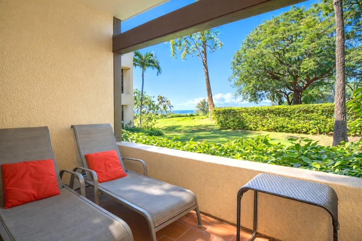 Condo in Lahaina · ★4.57 · 2 bedrooms · 3 beds · 2 baths - Photo 3