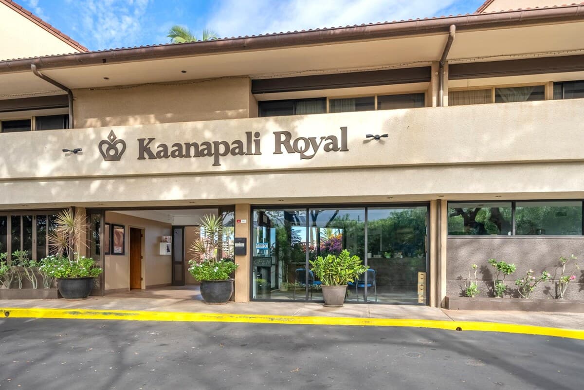 Condo in Lahaina · ★4.57 · 2 bedrooms · 3 beds · 2 baths - Photo 4