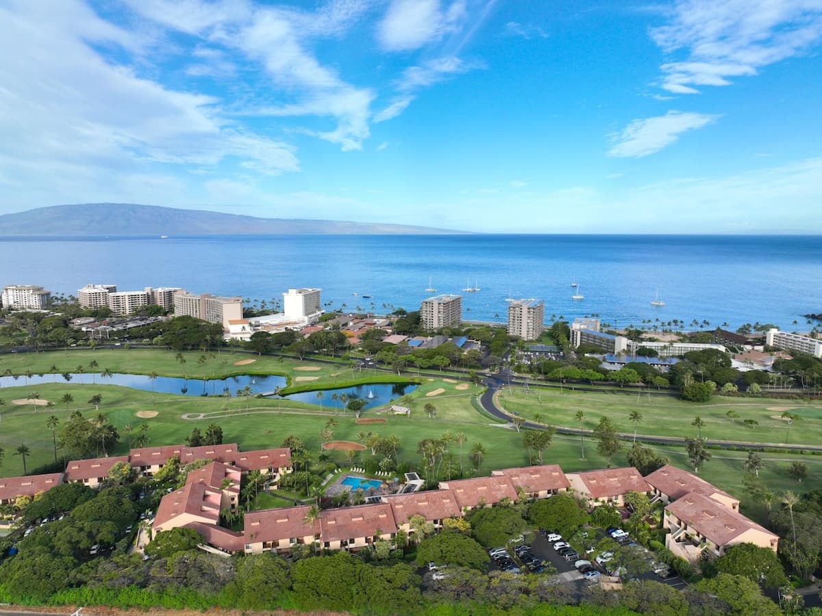 Condo in Lahaina · ★4.57 · 2 bedrooms · 3 beds · 2 baths - Photo 2