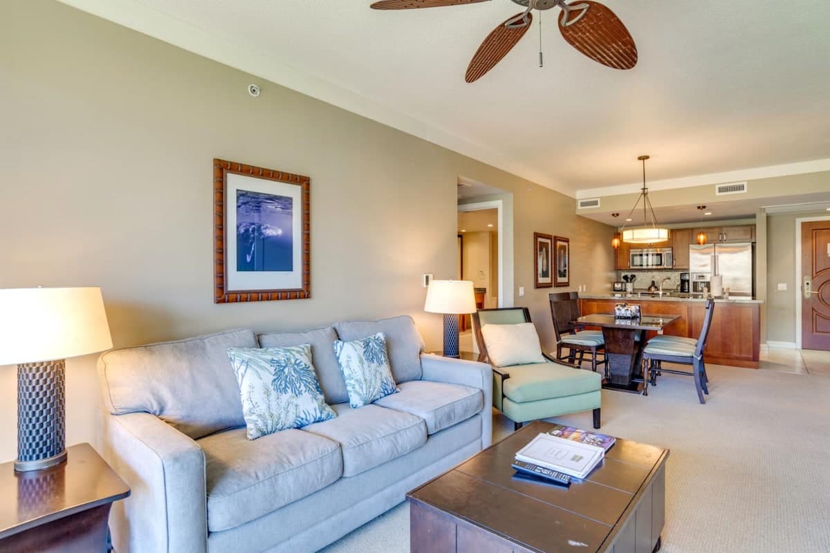 Condo in Lahaina · ★4.83 · 2 bedrooms · 3 beds · 1 bath - Photo 5
