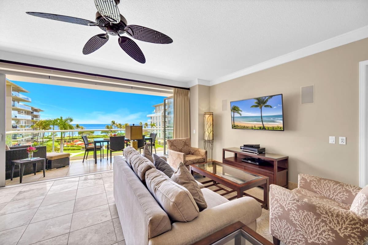 Condo in Lahaina · ★5.0 · 3 bedrooms · 4 beds · 3 baths - Photo 2