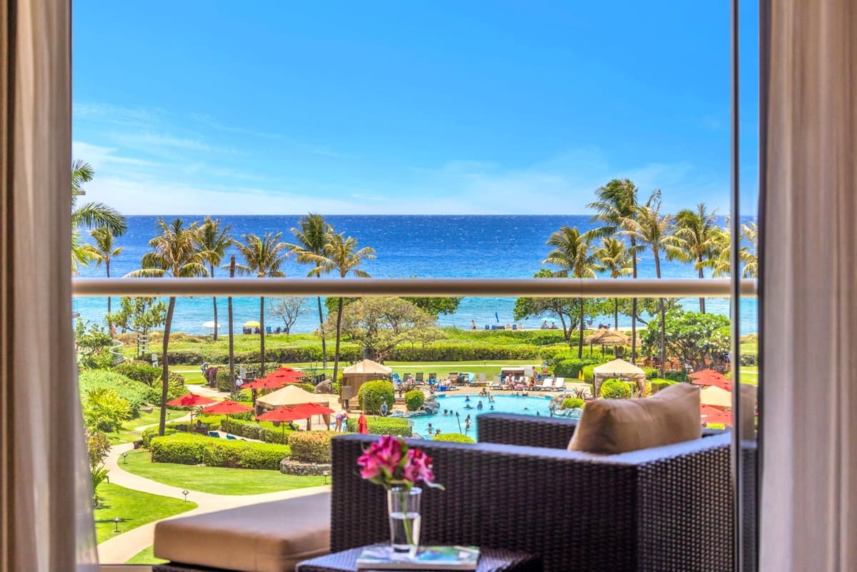 Condo in Lahaina · ★5.0 · 3 bedrooms · 4 beds · 3 baths - Photo 1