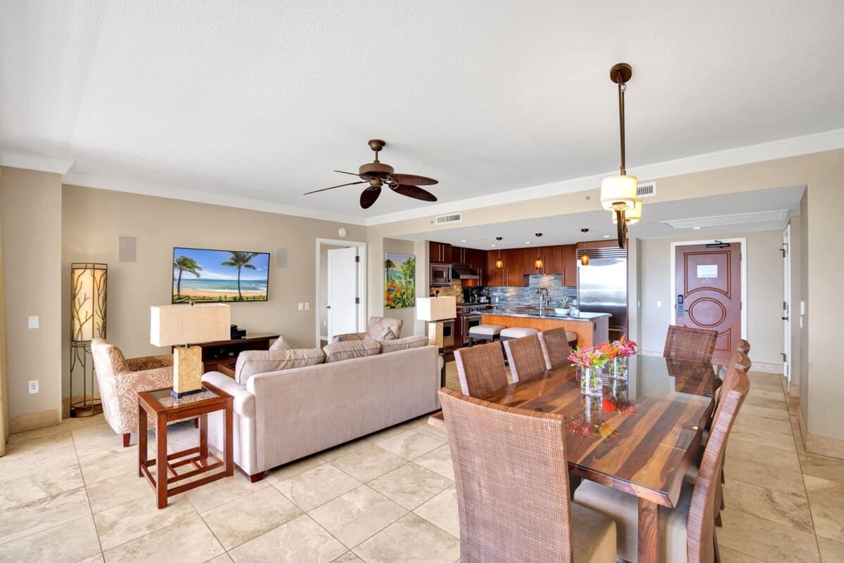 Condo in Lahaina · ★5.0 · 3 bedrooms · 4 beds · 3 baths - Photo 5