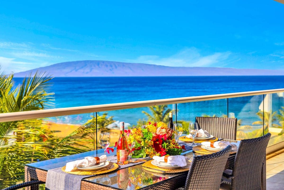 Condo in Lahaina · ★4.82 · 3 bedrooms · 5 beds · 3 baths - Photo 1
