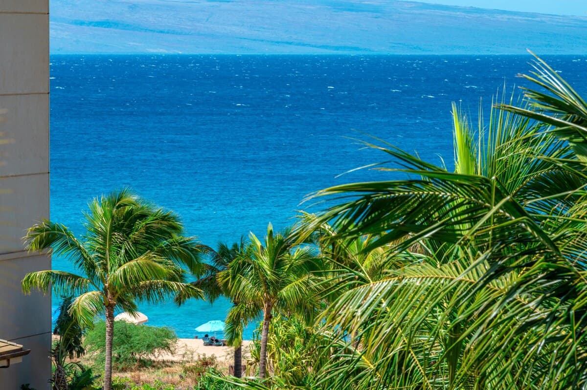 Condo in Lahaina · ★4.6 · 2 bedrooms · 3 beds · 2 baths - Photo 1