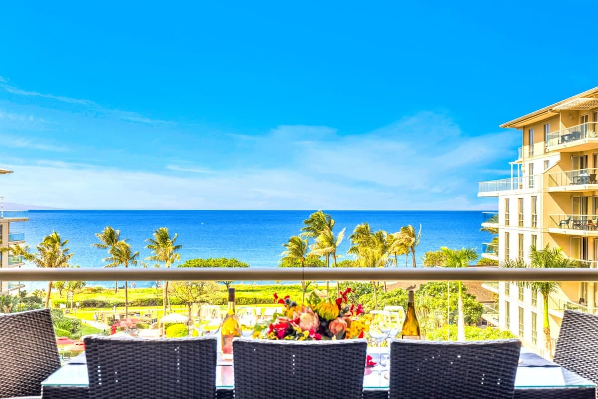 Condo in Lahaina · ★4.86 · 3 bedrooms · 4 beds · 3 baths - Photo 2