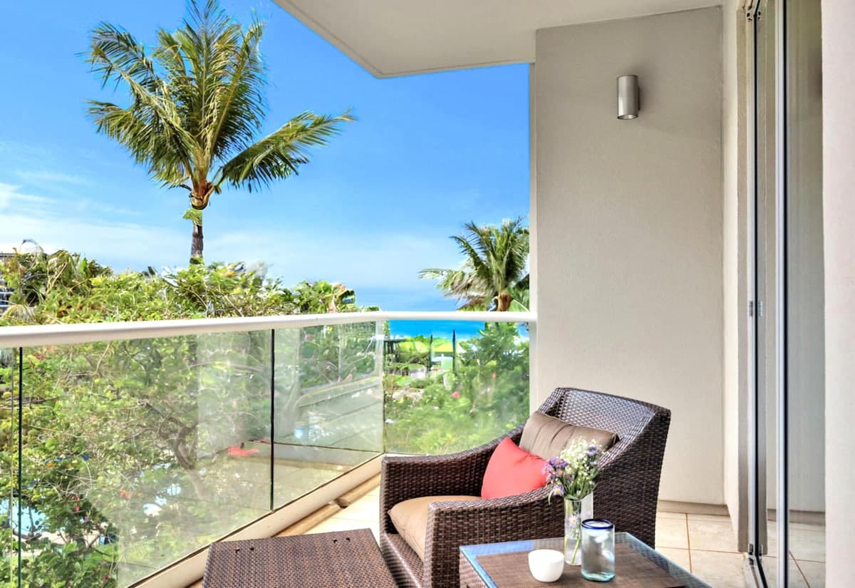 Condo in Lahaina · ★5.0 · 3 bedrooms · 4 beds · 3 baths - Photo 4