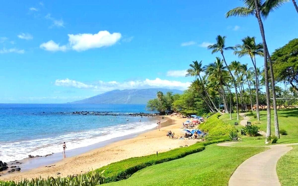 Condo in Lahaina · ★4.92 · 2 bedrooms · 4 beds · 2 private baths - Photo 1