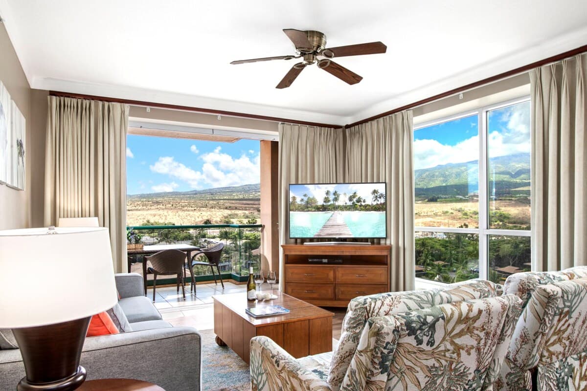 Condo in Lahaina · ★4.92 · 2 bedrooms · 4 beds · 2 private baths - Photo 4