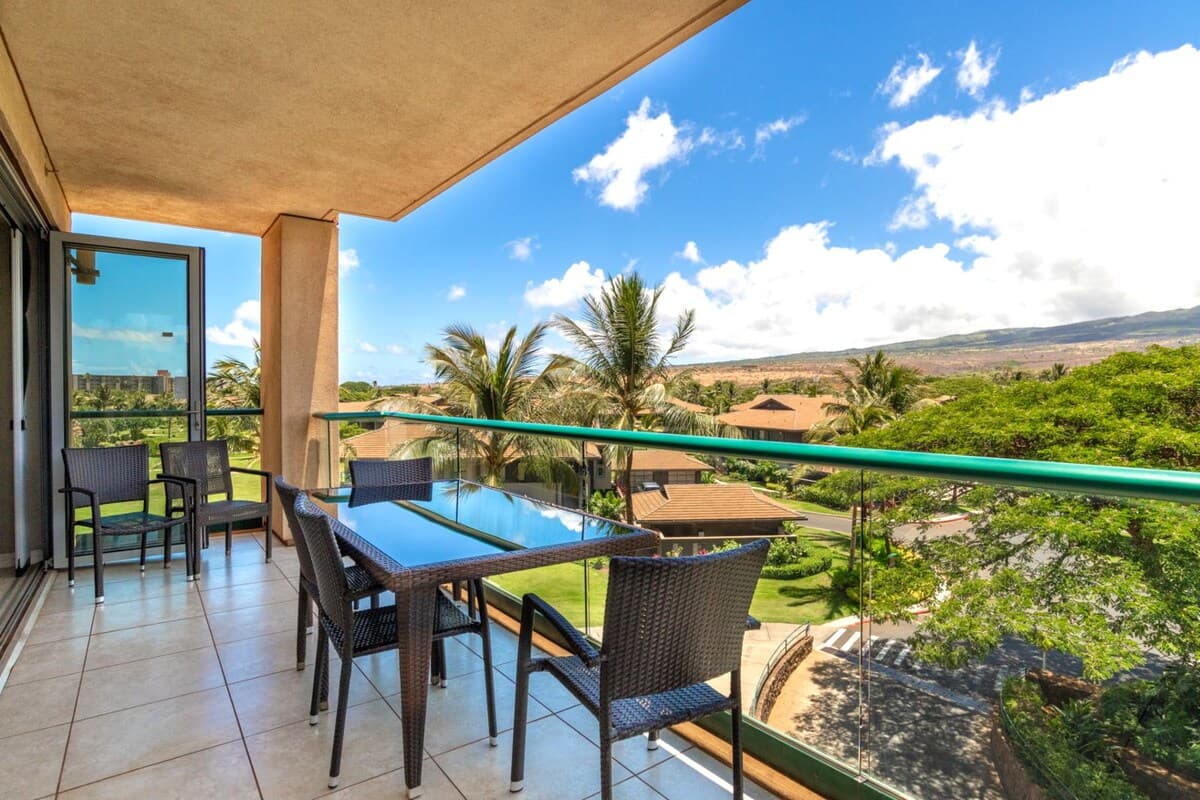 Condo in Lahaina · ★5.0 · 2 bedrooms · 3 beds · 2 baths - Photo 5