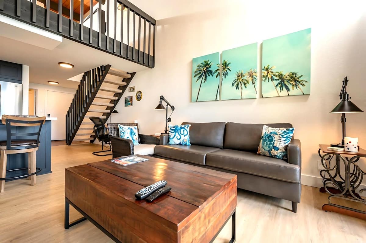 Condo in Lahaina · ★5.0 · 2 bedrooms · 3 beds · 2 baths - Photo 2