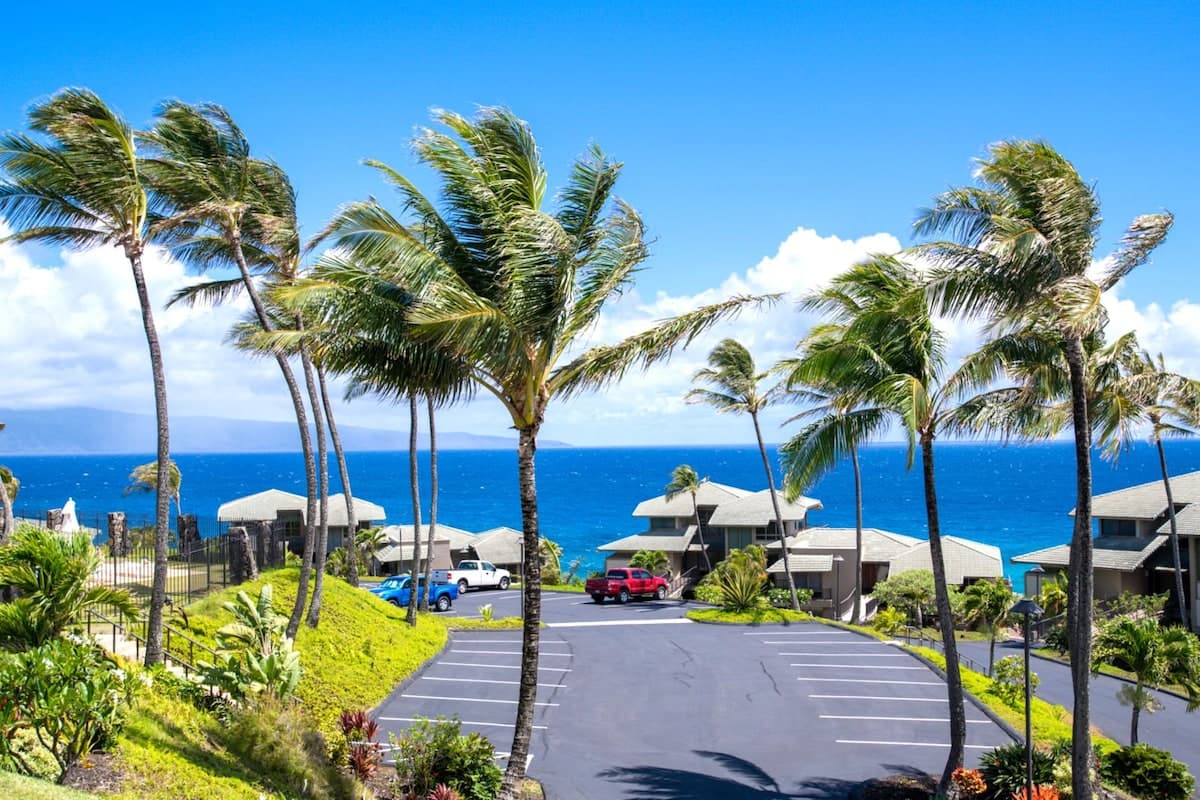 Condo in Lahaina · ★4.67 · 2 bedrooms · 4 beds · 2 baths - Photo 1