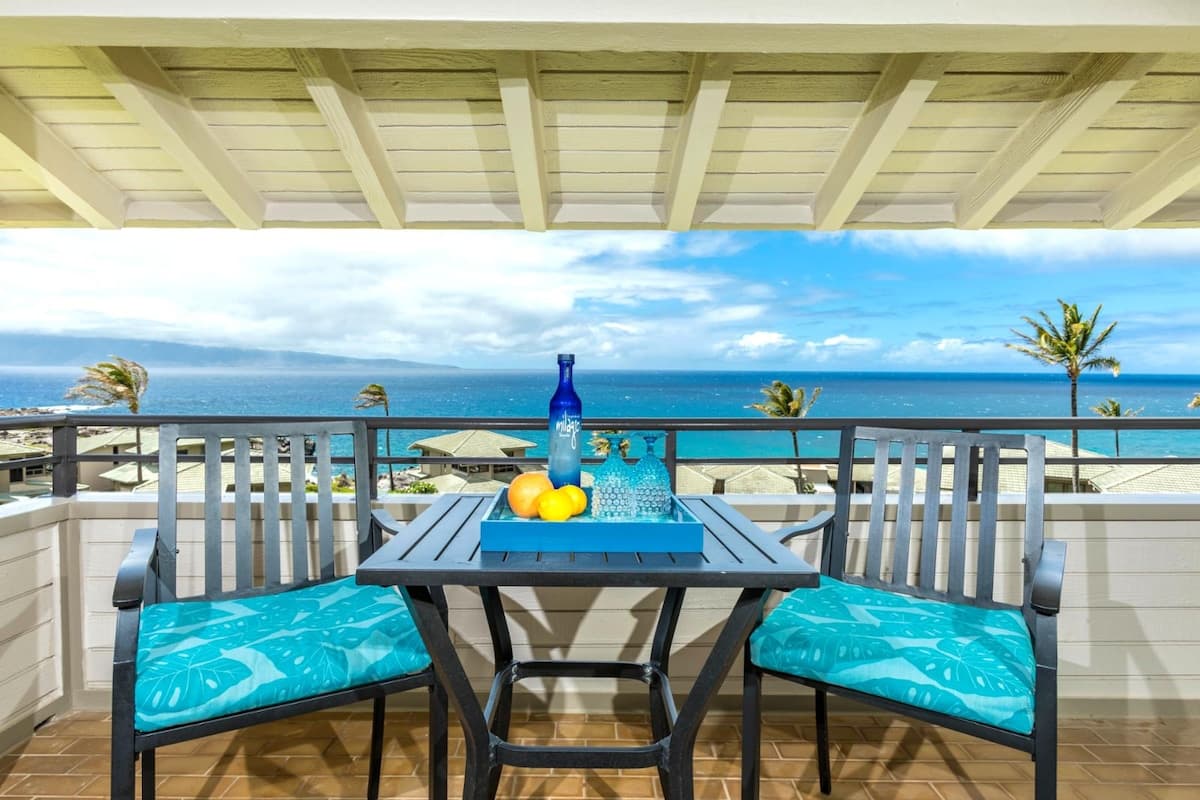 Condo in Lahaina · ★4.94 · 2 bedrooms · 3 beds · 2 baths - Photo 1