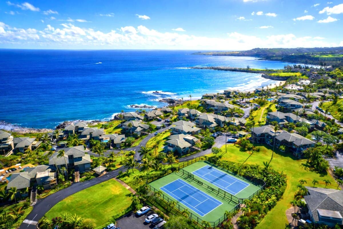 Condo in Lahaina · ★4.67 · 1 bedroom · 2 beds · 2 baths - Photo 5