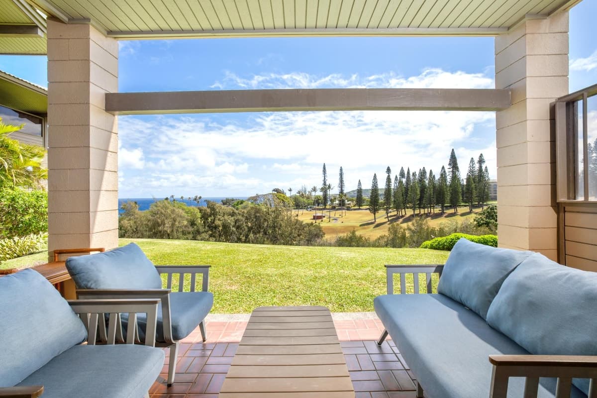 Condo in Lahaina · ★4.73 · 1 bedroom · 1 bed · 2 baths - Photo 1