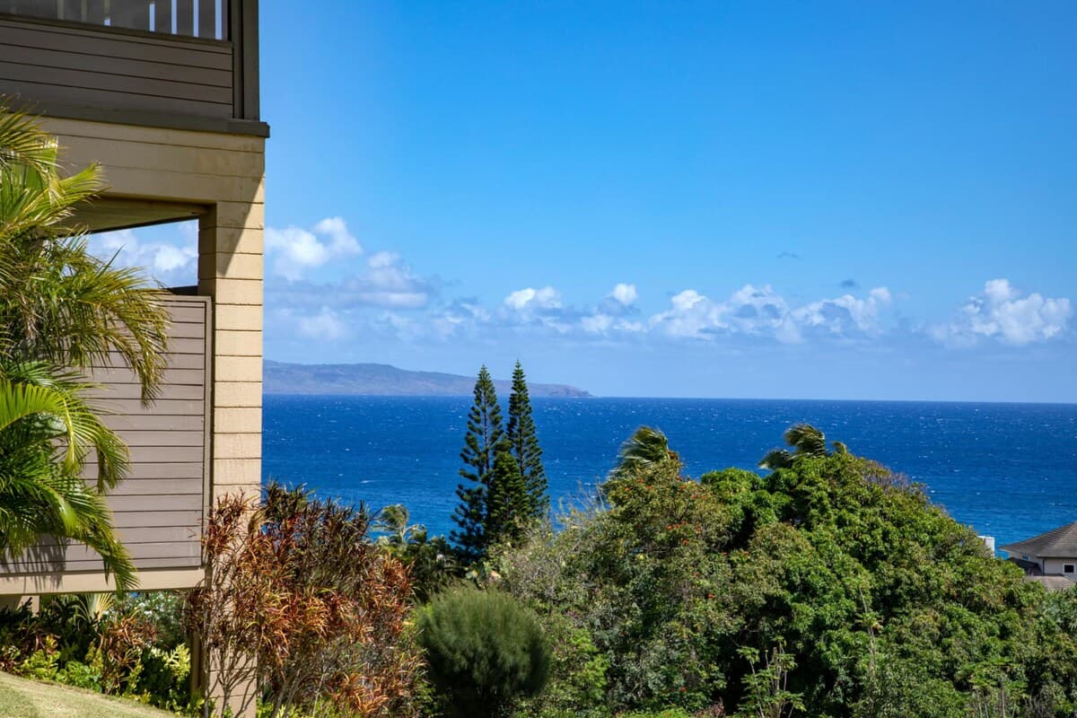 Condo in Lahaina · ★4.73 · 1 bedroom · 1 bed · 2 baths - Photo 2