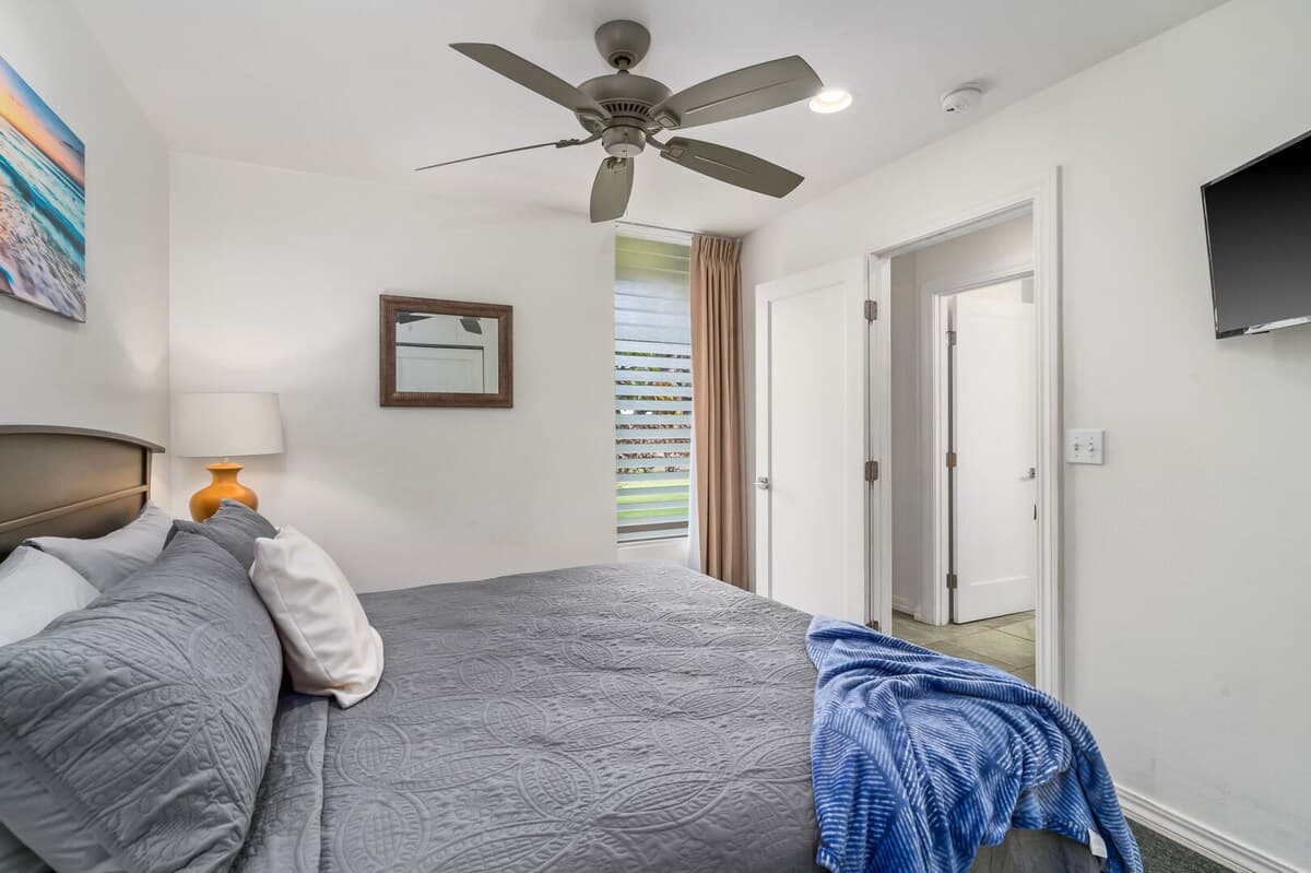 Condo in Kapaa · ★4.83 · 2 bedrooms · 3 beds · 1 private bath - Photo 3