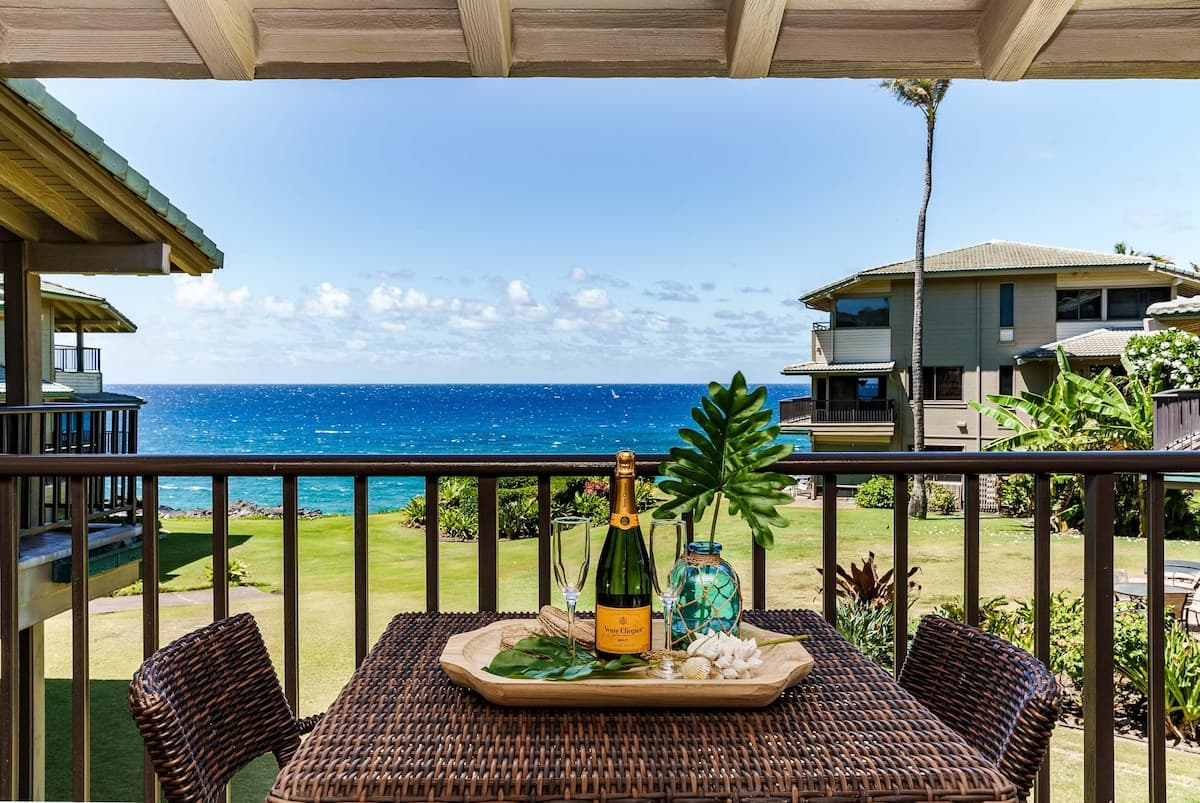 Villa in Lahaina · ★4.86 · 1 bedroom · 2 beds · 1 bath - Photo 3