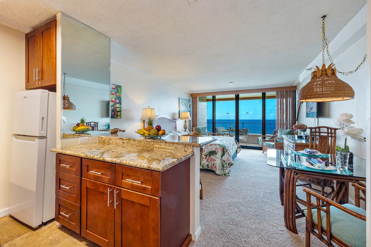Condo in Lahaina · ★5.0 · 1 bedroom · 1 bed · 1 bath - Photo 1